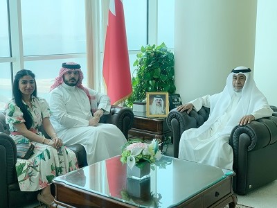 وزير شؤون مجلسي الشورى والنواب يشيد بدور الشباب البحريني في خدمة مملكة البحرين